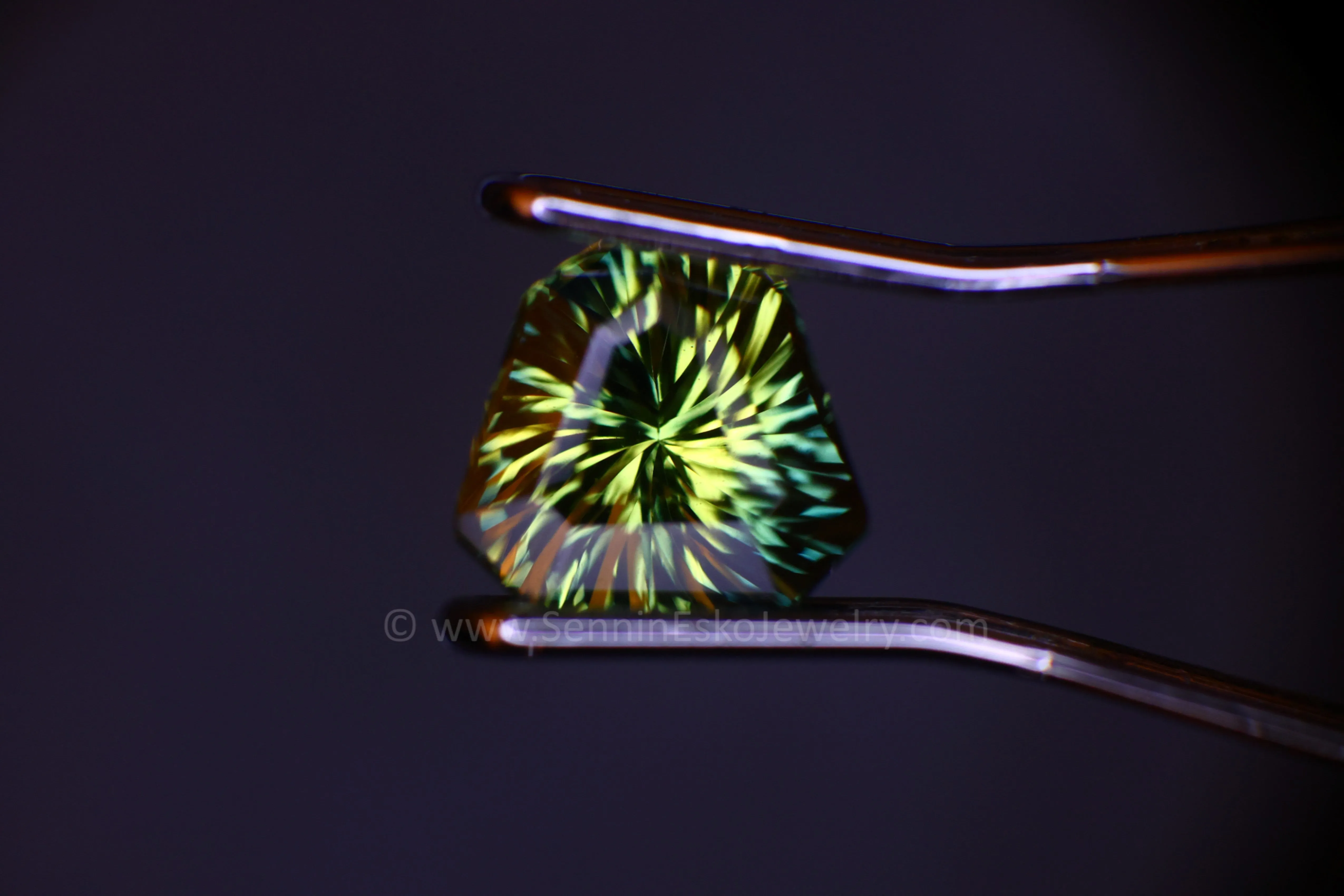 0.61ct Blue/Green/Yellow Sapphire Arrowhead, 4.8x4.9mm - Galaxy cut