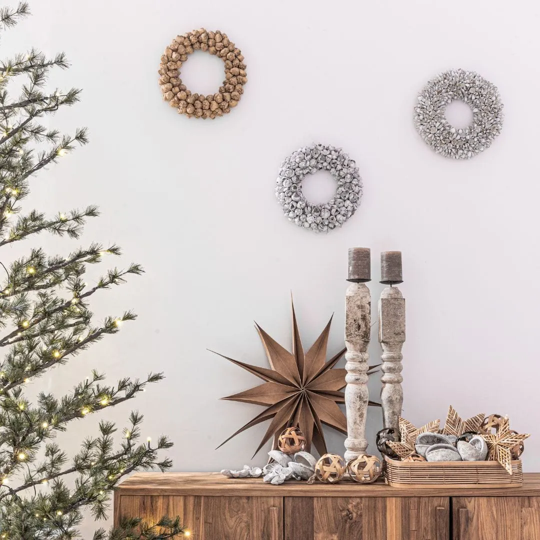 Bakuli Christmas Wreath | White