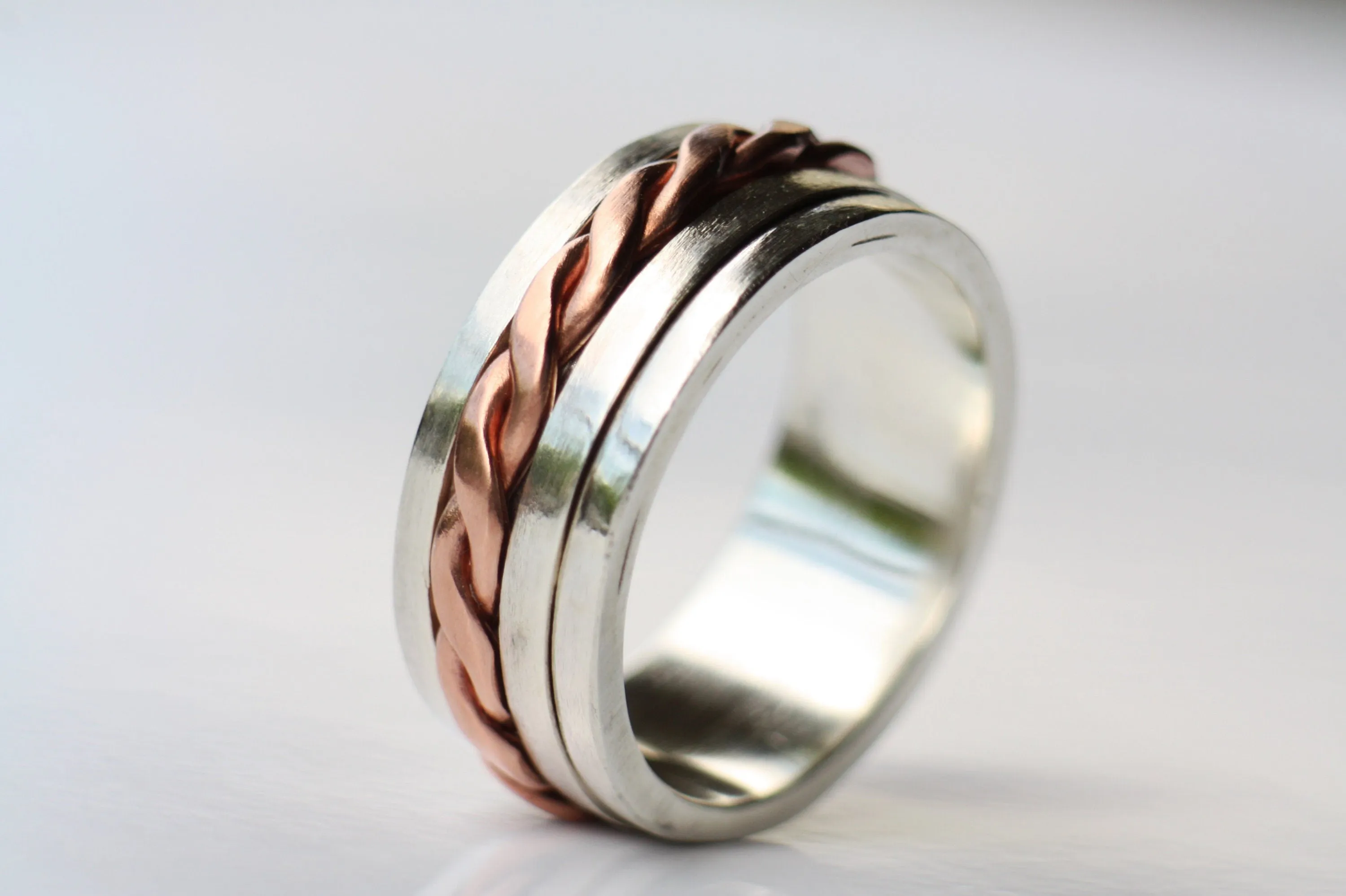Double Spinner ring with copper braid
