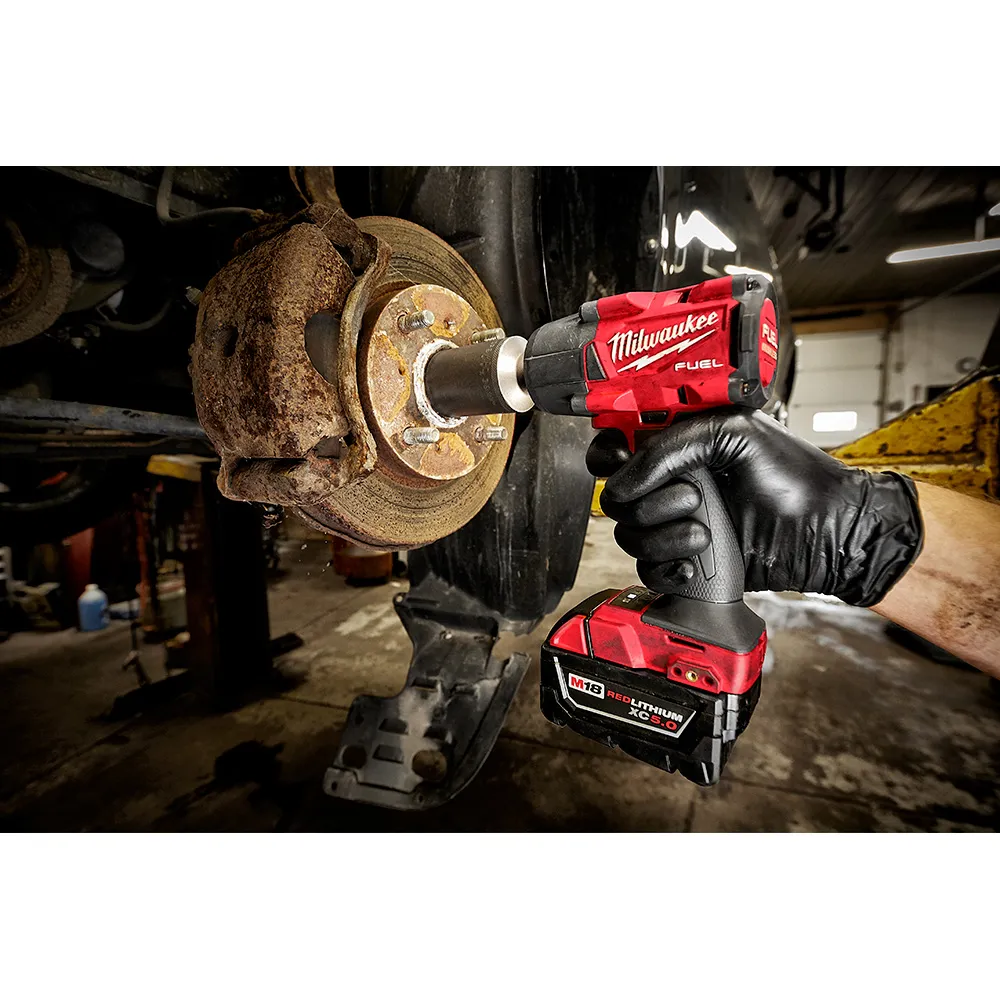 Milwaukee M18 Fuel 1/2 Mid-Torque Impact Wrench with Friction Ring Kit